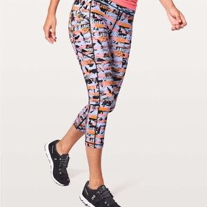 Lululemon Speed Up Crop 21" leggings in the Inversion Multi color Size 6